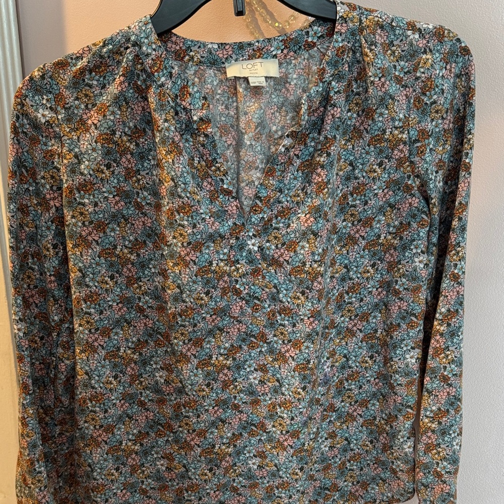 Loft Floral Print Women's Top - Picture 5 of 6